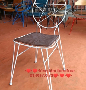 Ghế sắt uốn lưng sao cà phê
