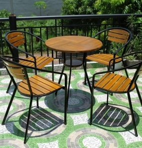 Bàn Ghế Mặt Gỗ Sân Vườn