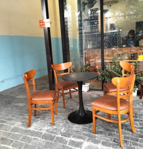 Ghế gỗ cabin mặt trăng