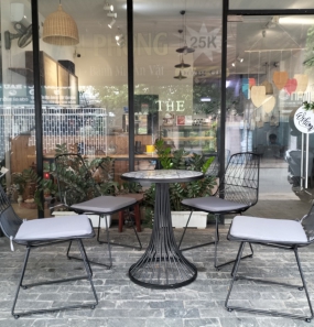 Ghế sắt uốn Wire Sơn màu và may nệm theo yêu cầu