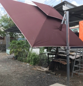 DÙ CHE NGHIÊNG THEO HƯỚNG NẮNG