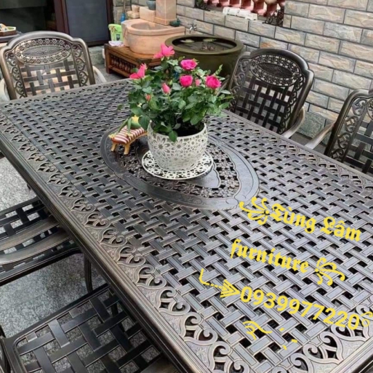 bàn ghế chất liệu nhôm đúc cho sân vườn ngoài trời