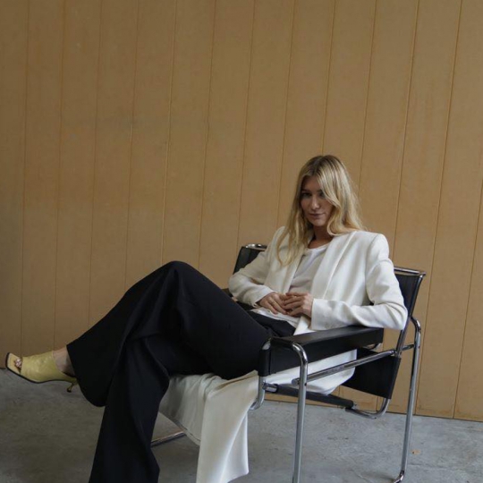  GHẾ THƯ GIẢN ĐỌC SÁCH WASSILY