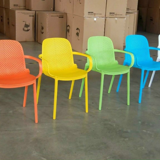 Ghế nhựa pp đúc có tay tựa 3017