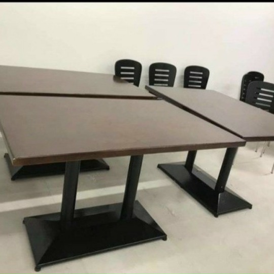 bàn chân trụ cà phê