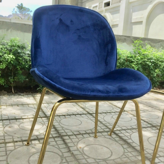 Gubi với 5 màu truyền thống . Hiện em còn chân mạ vàng nhé, và 5 màu như hình