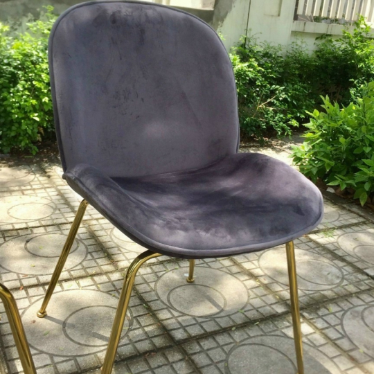 Gubi với 5 màu truyền thống . Hiện em còn chân mạ vàng nhé, và 5 màu như hình