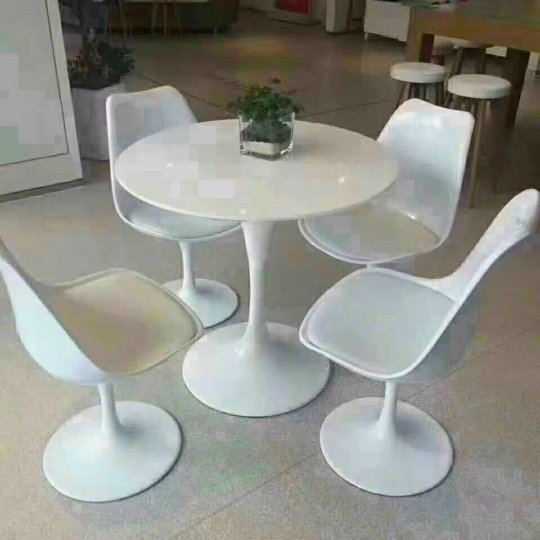 Bộ Bàn Ghế Chân Tulip Nhập Khẩu
