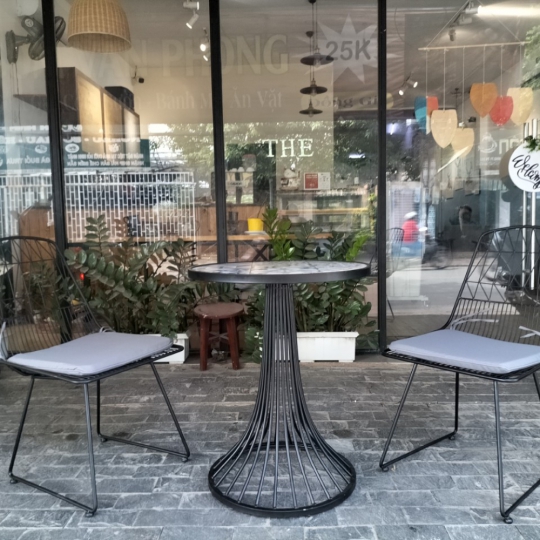 Ghế sắt uốn Wire Sơn màu và may nệm theo yêu cầu