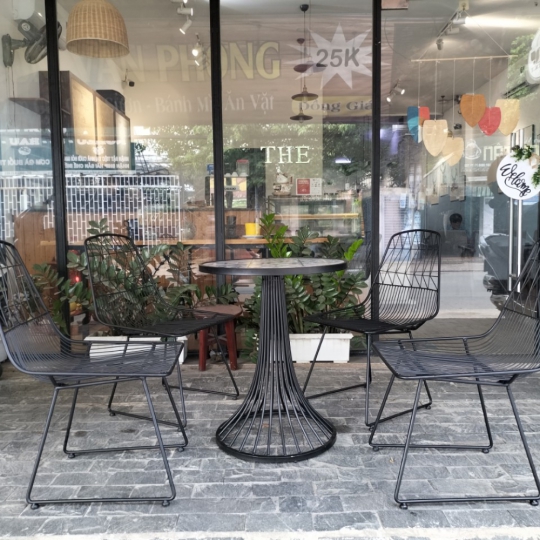 Ghế sắt uốn Wire Sơn màu và may nệm theo yêu cầu