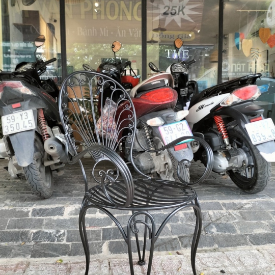 Ghế sắt uốn mỹ nghệ cao cấp Hàng rèn tinh xảo