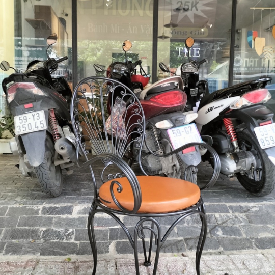 Ghế sắt uốn mỹ nghệ cao cấp Hàng rèn tinh xảo