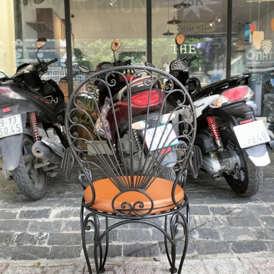 Ghế sắt uốn mỹ nghệ cao cấp Hàng rèn tinh xảo