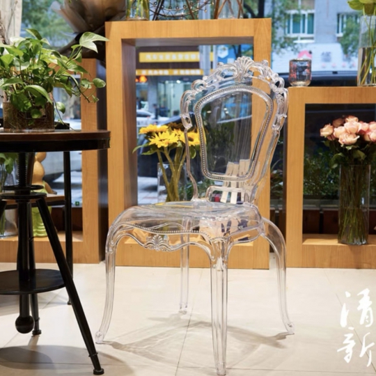 GHẾ GOKU TRONG SUỐT