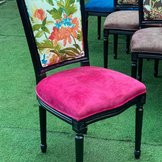 GHẾ LOUIS TỰA VUÔNG