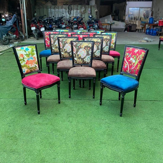 GHẾ LOUIS TỰA VUÔNG