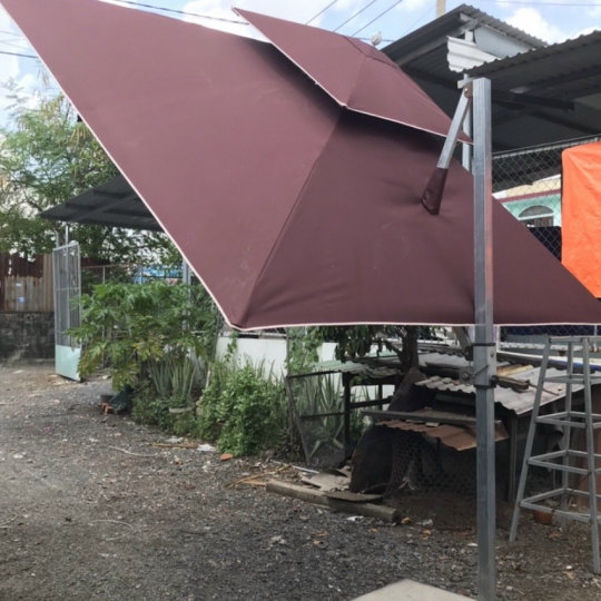 DÙ CHE NGHIÊNG THEO HƯỚNG NẮNG