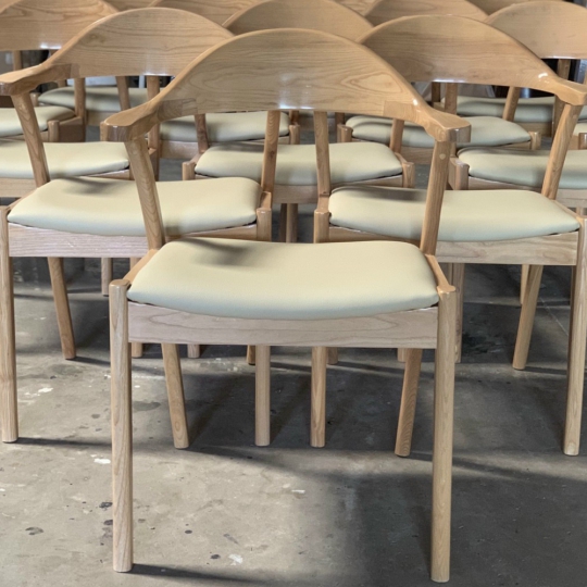 GHẾ HIRO TỰA CONG