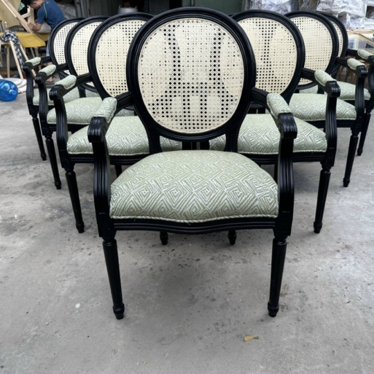 Ghế Louis 15 có tay tựa