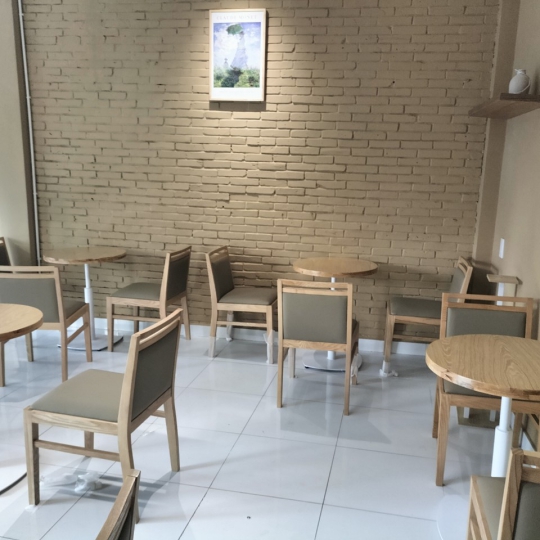 Bàn Ghế Gỗ Tròn Coffee