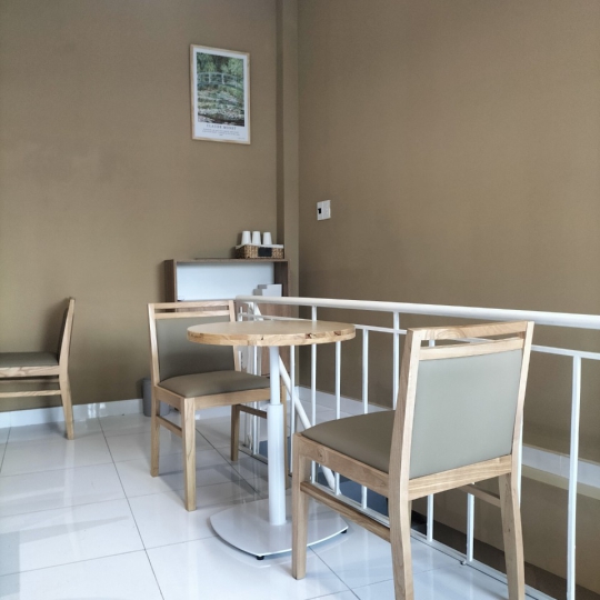 Bàn Ghế Gỗ Tròn Coffee